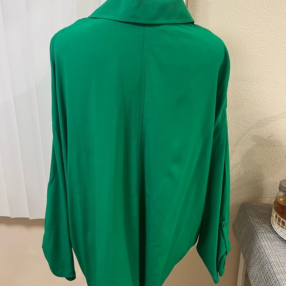 BLOUSE GREE OVERSIZE SMALL . New with no tag. - Picture 2 of 14
